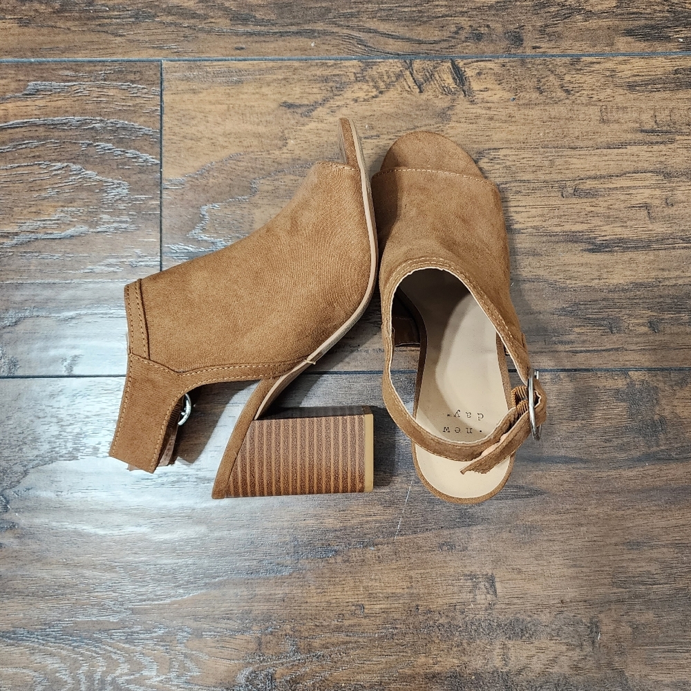 A New Day Heeled Sling Back Pumps